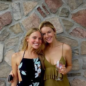 Meet your Posher, Danika